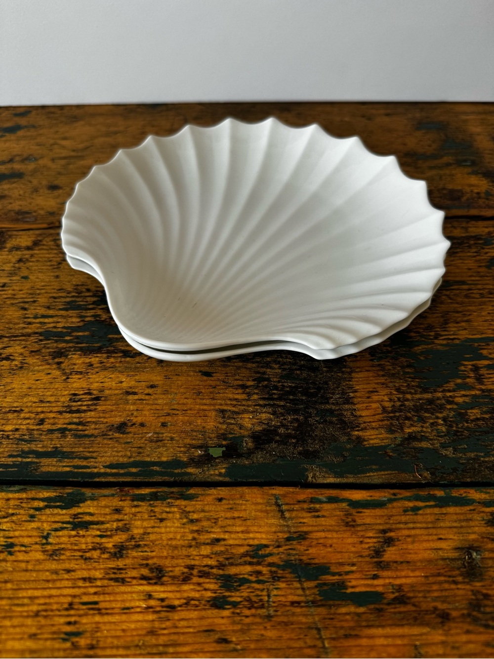 White Shell-Shape Ceramic Serving Bowl - Home Dining